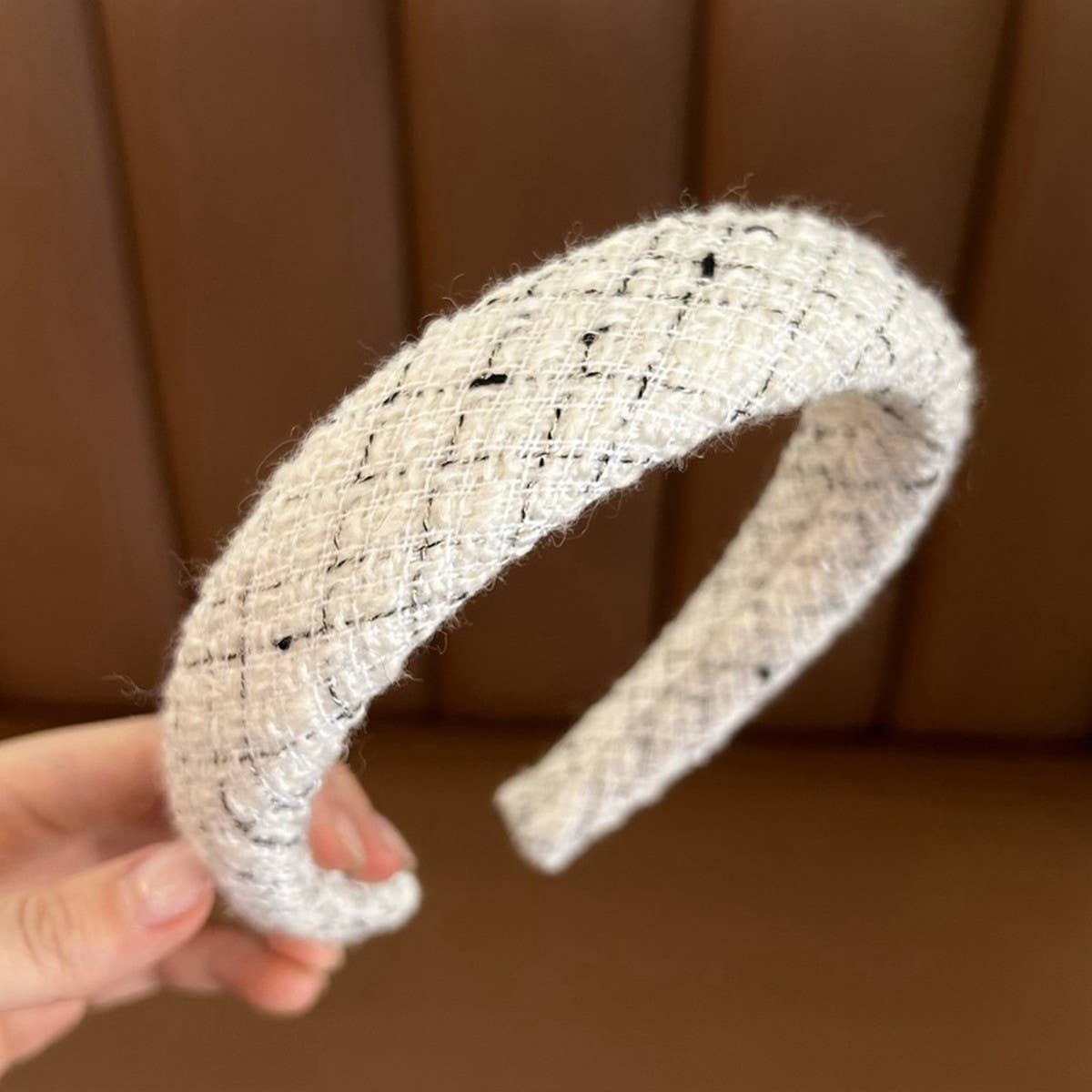 BLACK AND WHITE WIDE BRIM HEADBAND_CWAHA2862