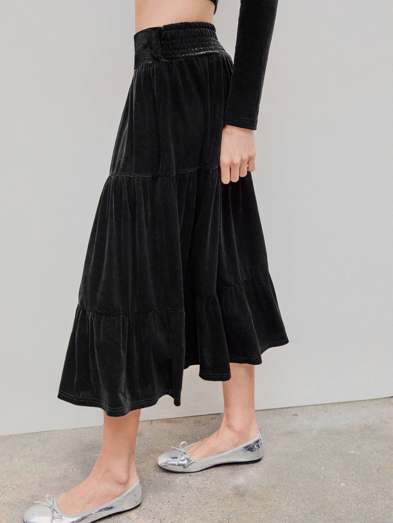 LONG STYLE VELVET SKIRT WITH LOTUS LEAF