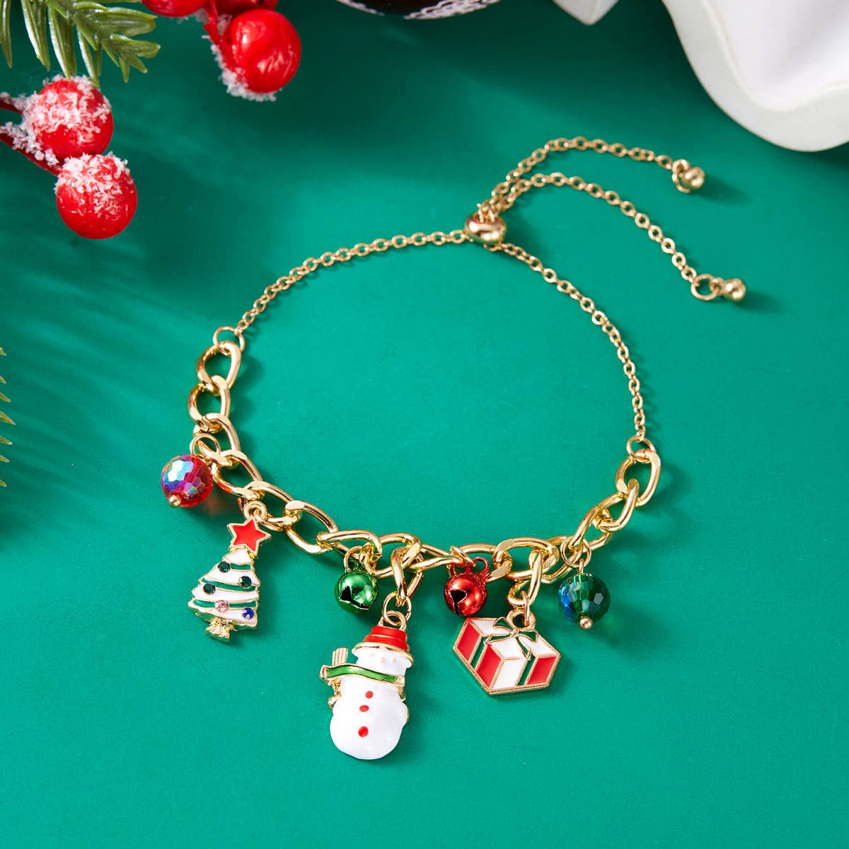 CHRISTMAS BELL WREATH PULL-OUT BRACELET