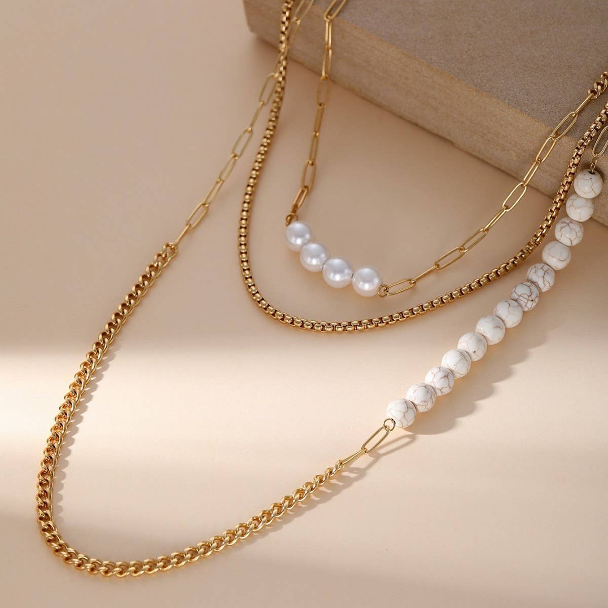VINTAGE IMITATION PEARL CUBAN CHAIN NECKLACE