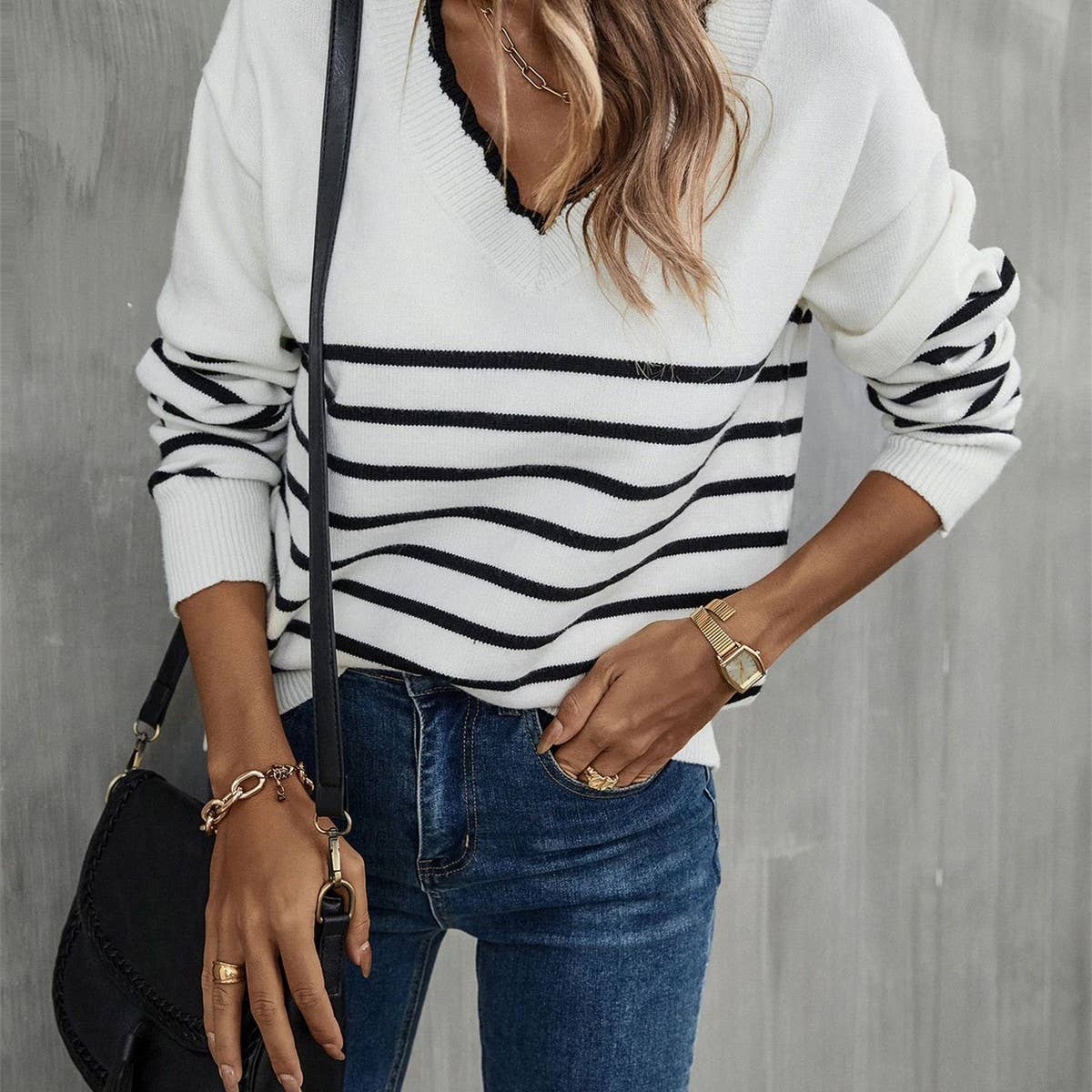 Striped V-neck sweater pullover base