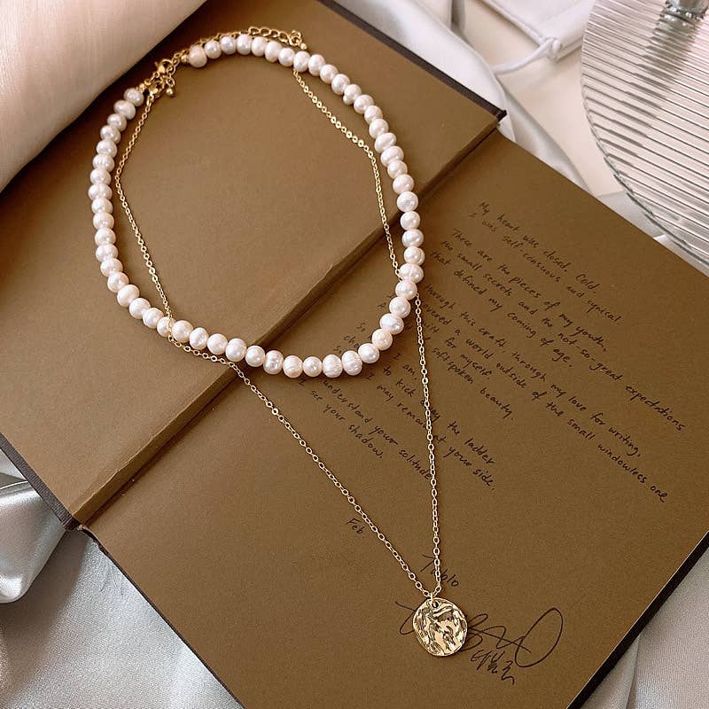 Layered freshwater pearl collarbone chain