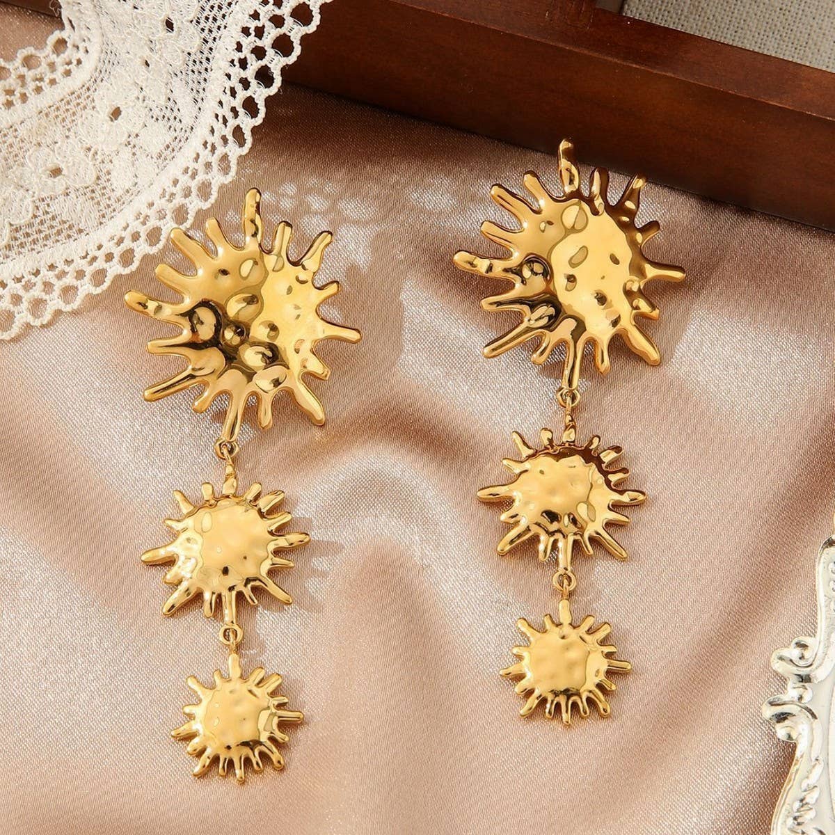 VINTAGE METAL SUN 18K GOLD STAINLESS STEEL EARRINGS