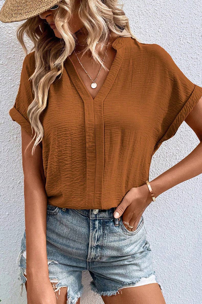 A stylish simple wrinkly thin breathable jumper