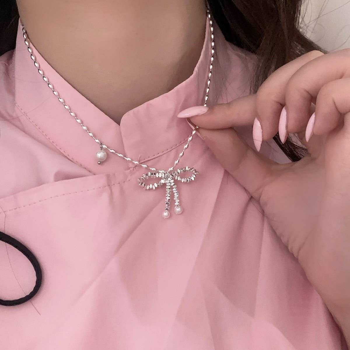 WOMEN'S PEARL AND SILVER BOW PENDANT NECKLACE