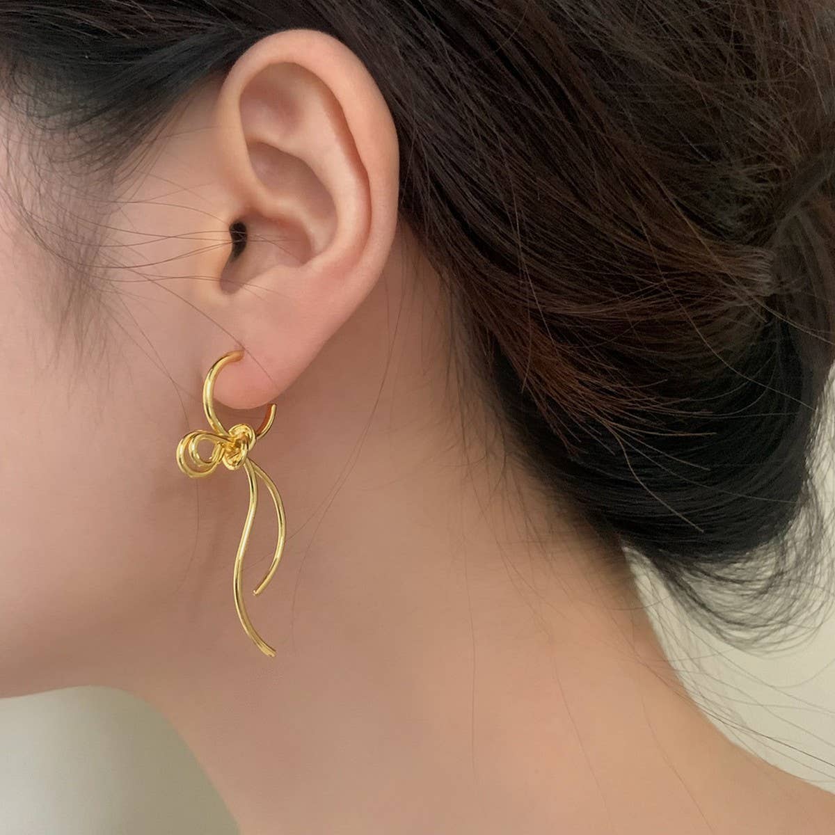 FASHIONABLE HIGH-GRADE METAL BOW PENDANT EARRINGS