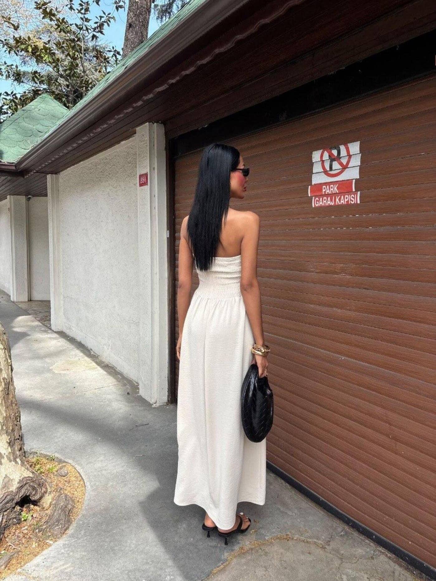 Solid color line neckline waist long style dress