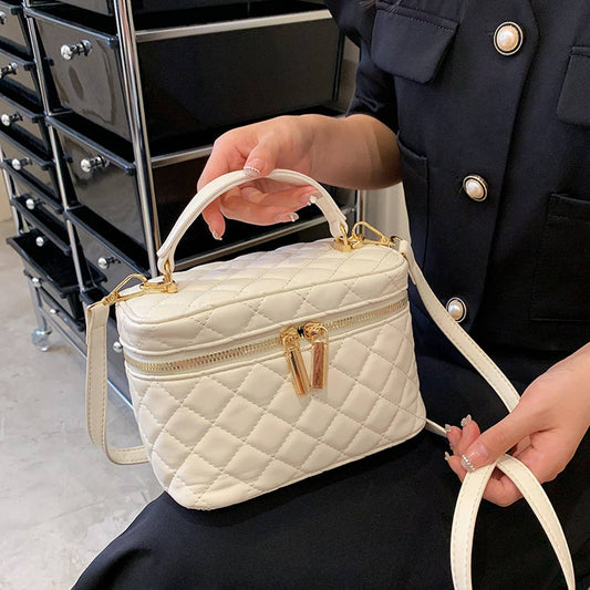 SIMPLE AND STYLISH DIAMOND-SHAPED COSMETIC BAG_CWAB4481