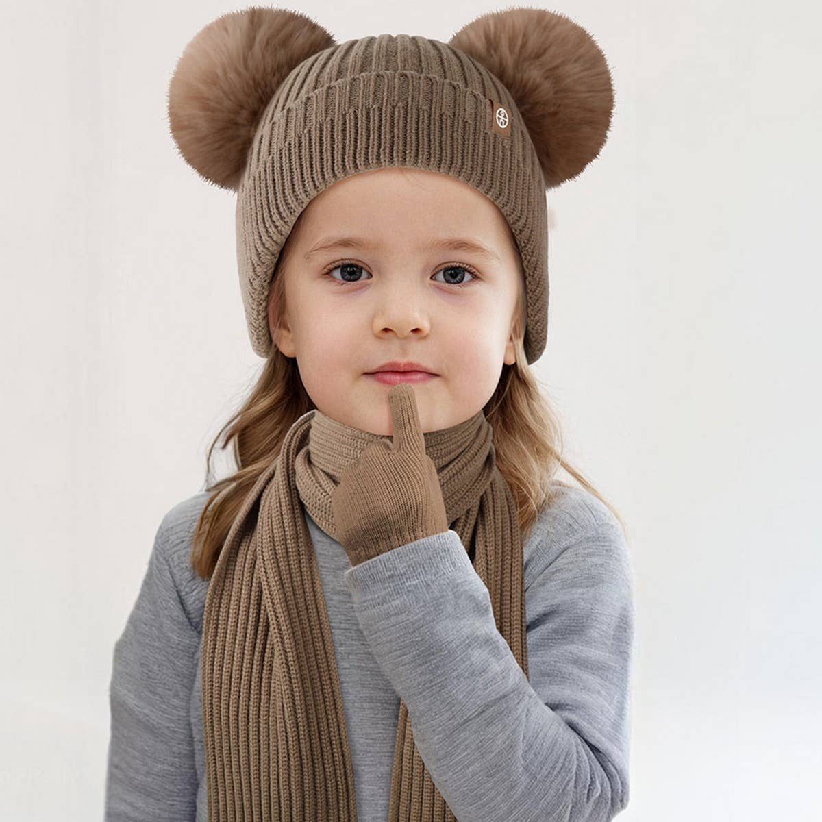 CHILDREN'S HAT, SCARF AND GLOVES THREE-PIECE SET