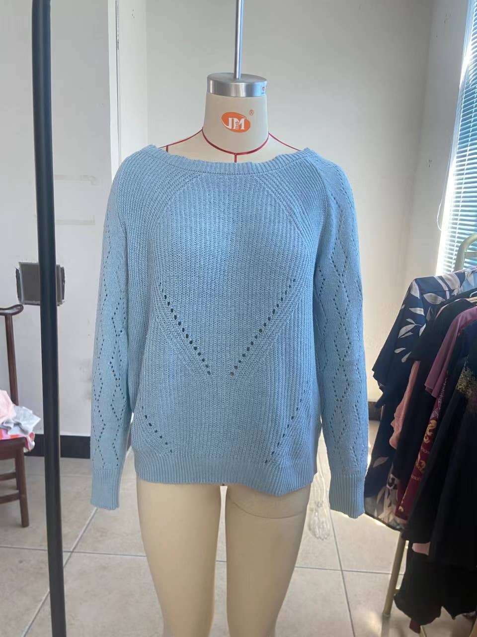 HOLLOW-OUT PATTERN SOLID COLOR CREW NECK SWEATER