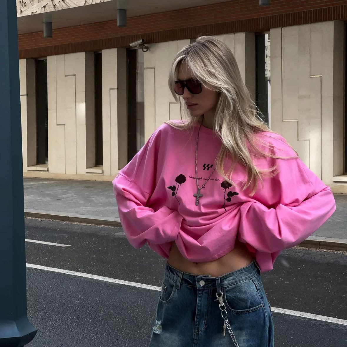 Round-neck rose printed long sleeve knit sweater