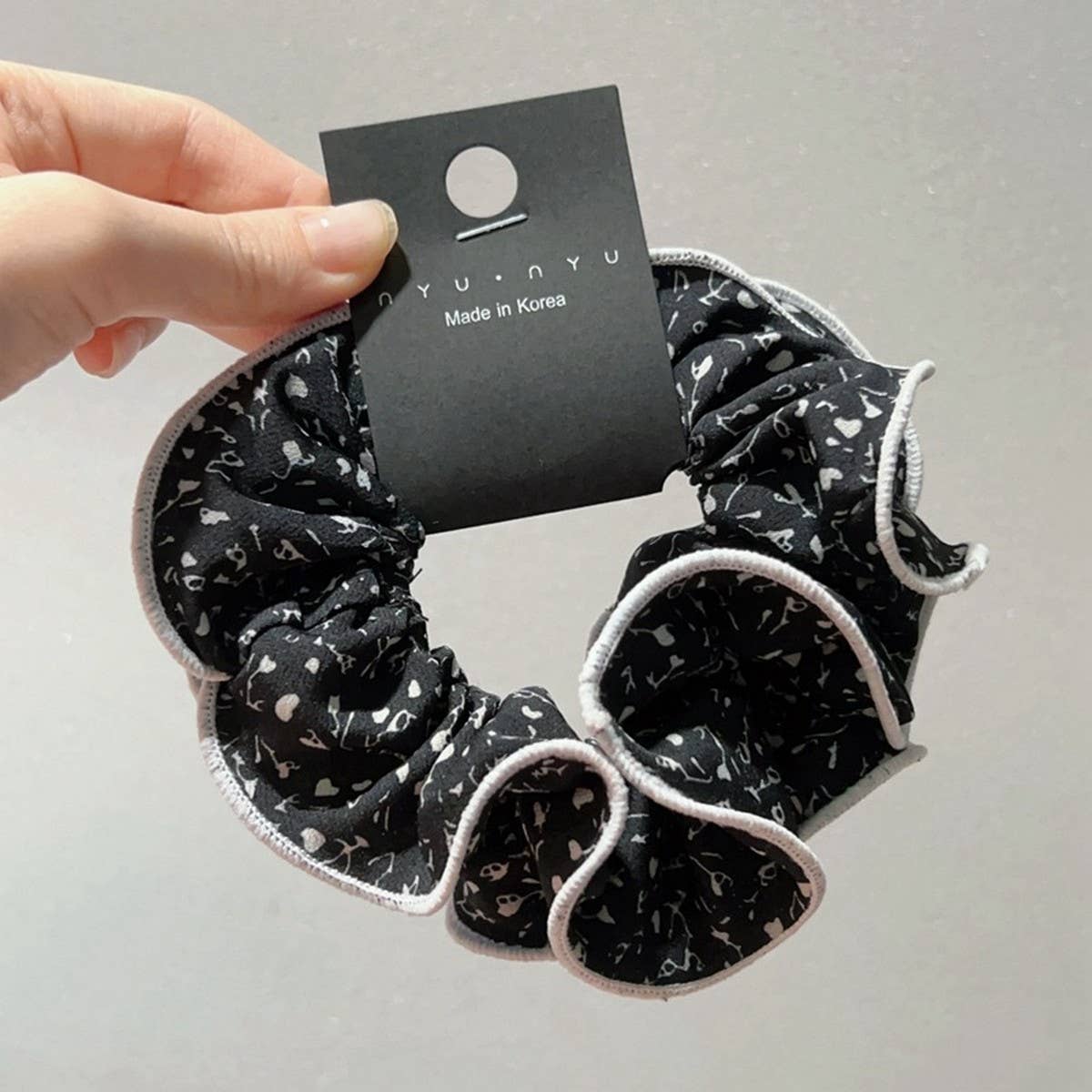 RETRO FLORAL HAIR SCRUNCHIES_CWAHA1733