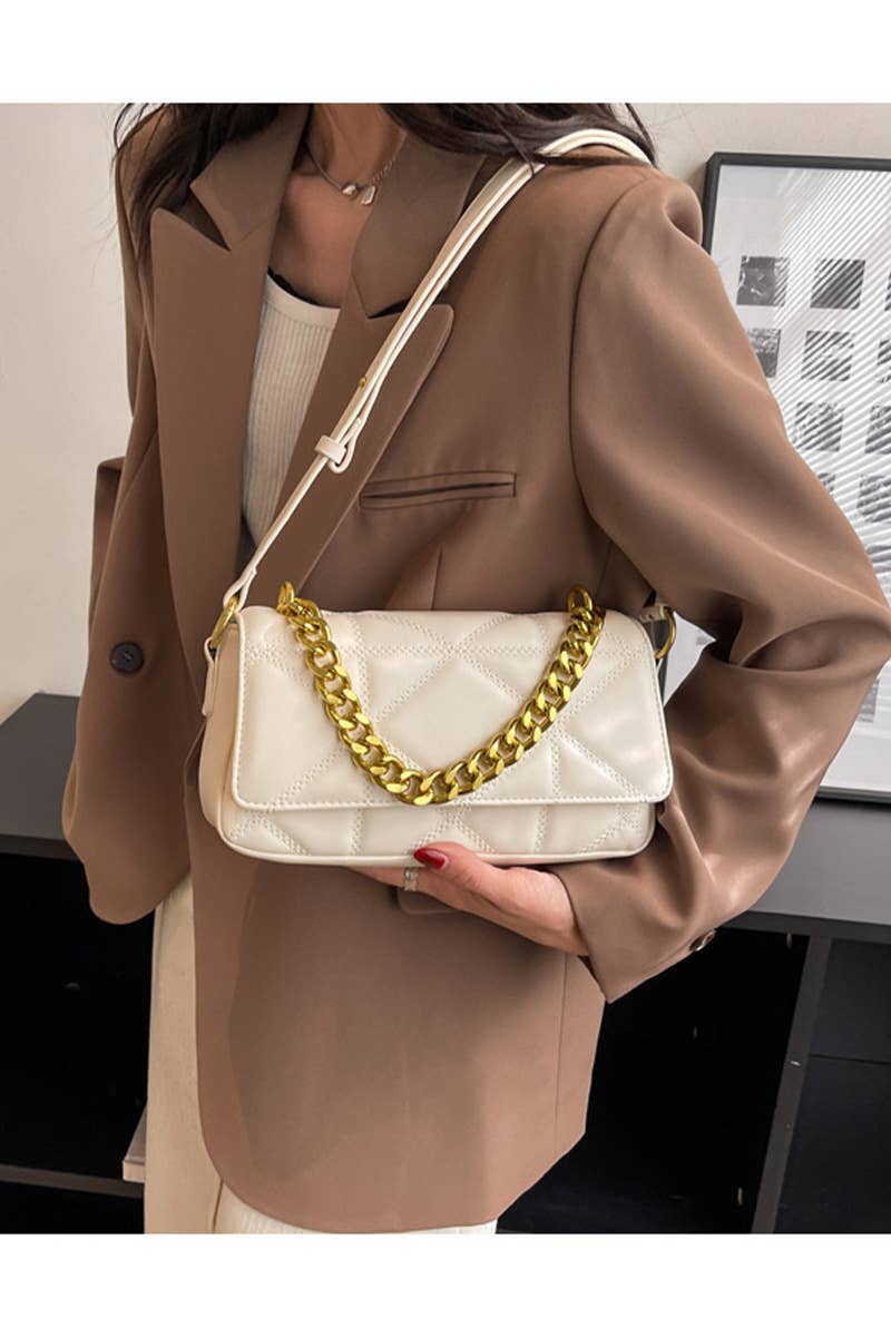 QUILTED ZIPPER CHAIN POINT CROSS BODY BAG_CWAB0526