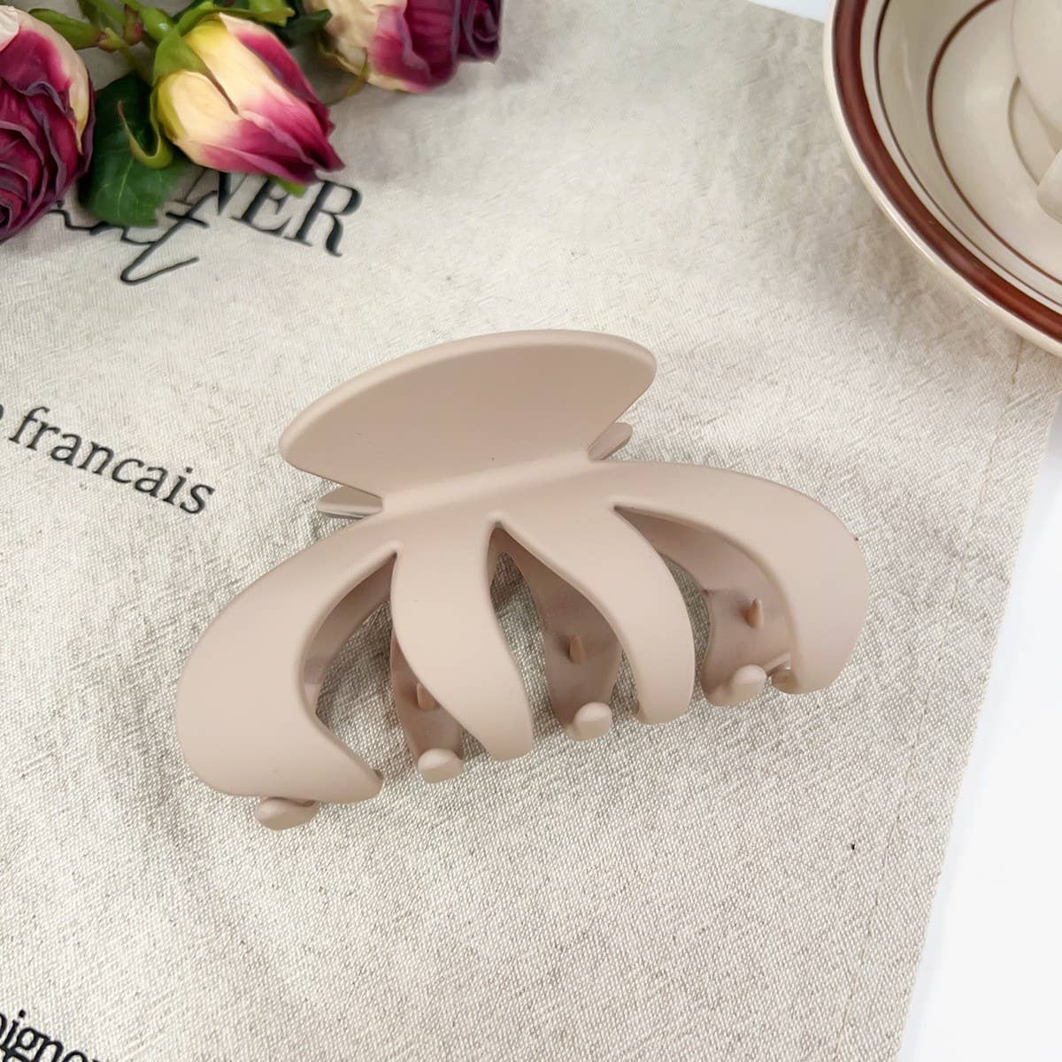 Rad extra-large shark clip fashionable grab clip