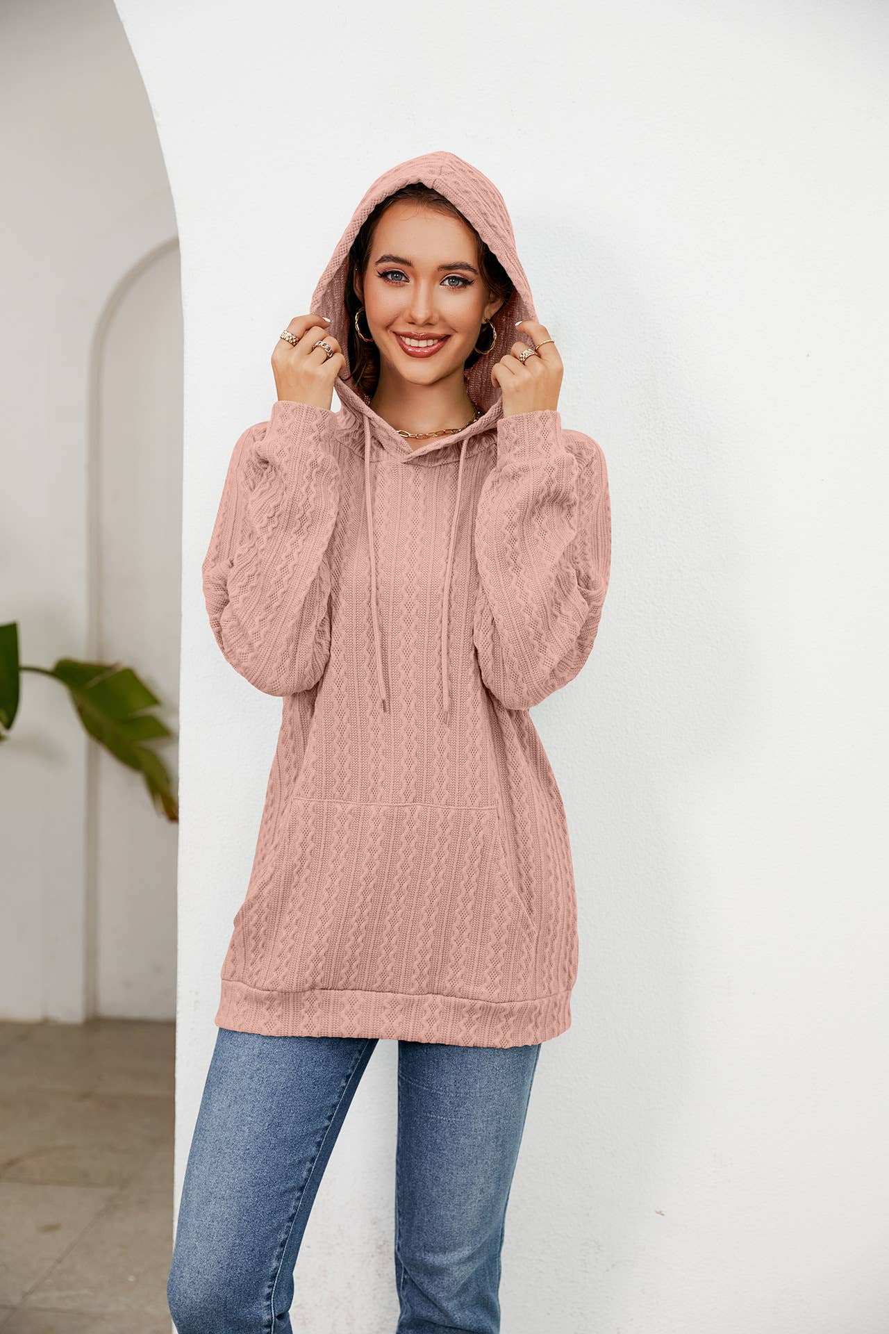 Hooded drawstring pocket pullover hoodie