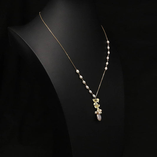 WOMEN'S VERSATILE AND ELEGANT PEARL NECKLACE