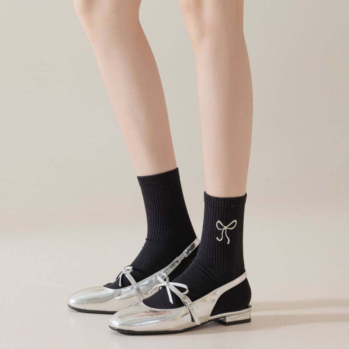 CWMS2522_WOMEN'S EMBROIDERED BOW SOCKS