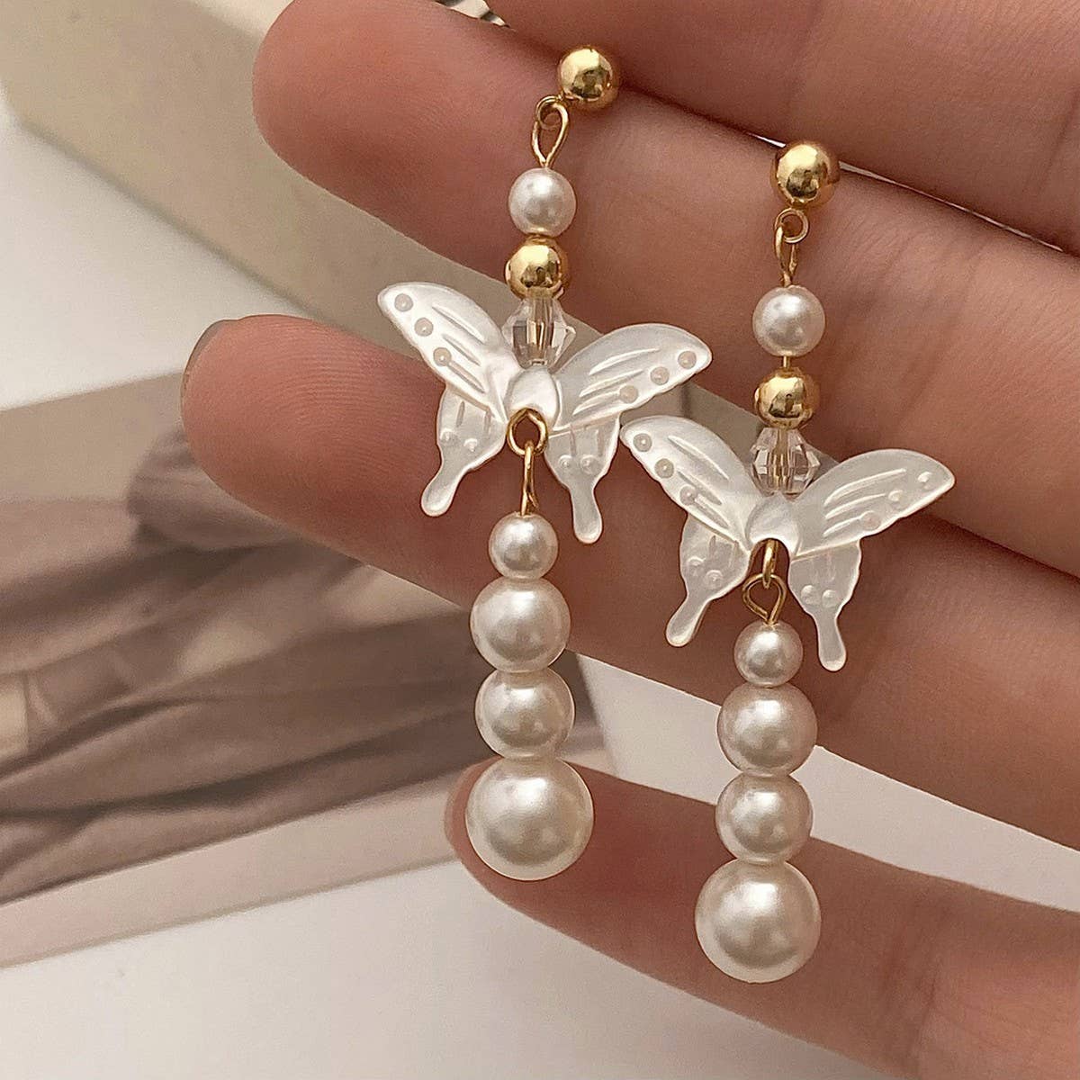 NEW NATURAL MOTHER-OF-PEARL BUTTERFLY EARRINGS