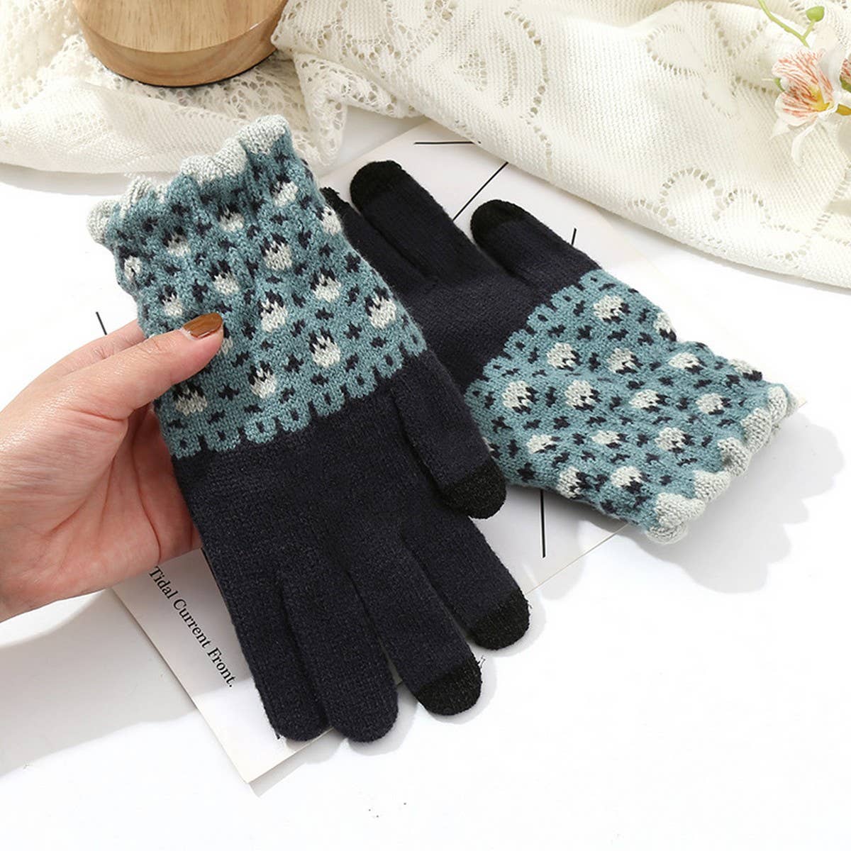 Cute Knit Gloves for Women ? Touchscreen Warm_CWAG0147