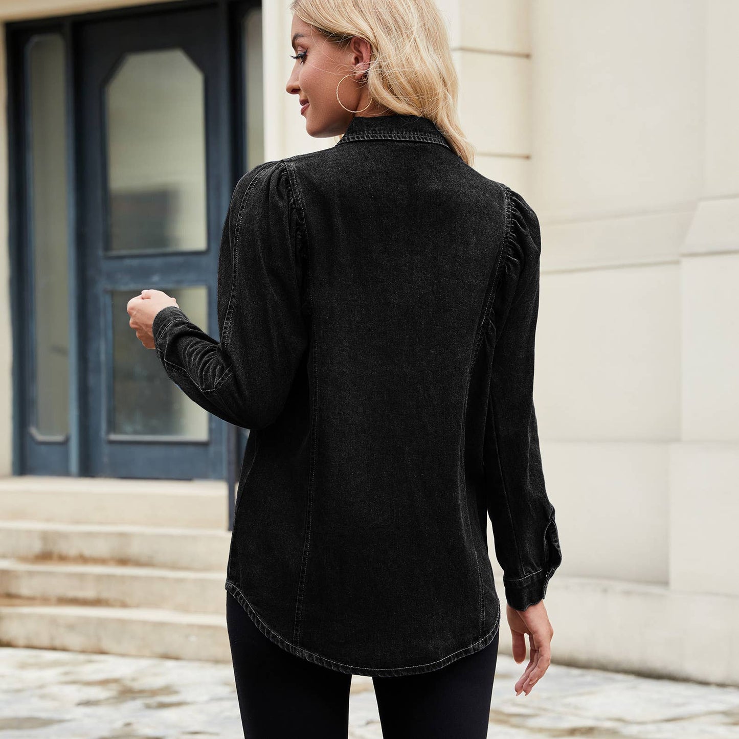 Washed shoulder-shrugging denim long sleeve shirt