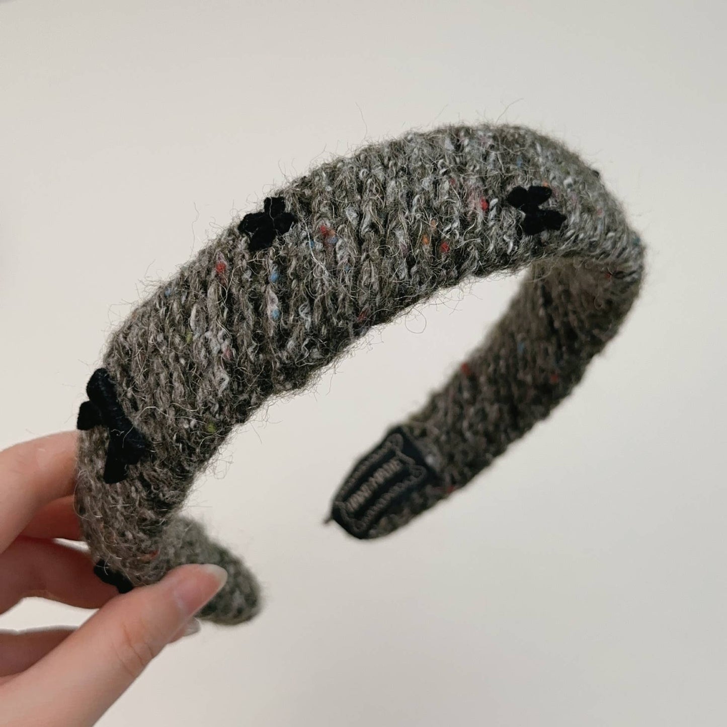 GREY WOOL HEAD HOOPS HAIR BUNDLE SENIOR SENSE