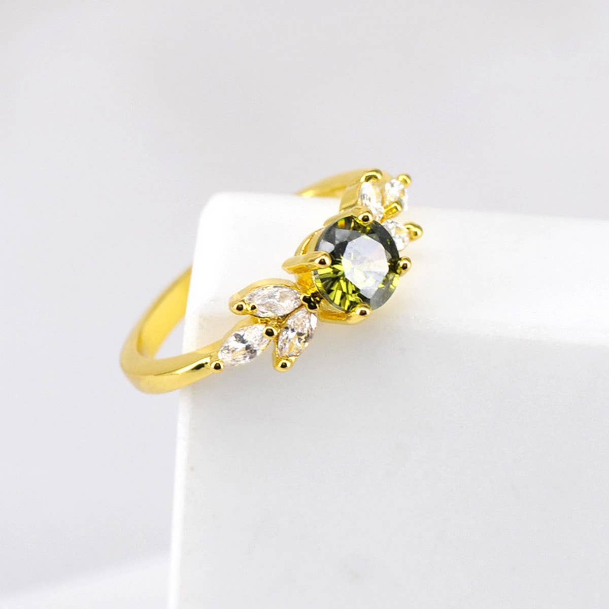 HOT SELLING EMERALD DIAMOND FASHION RING