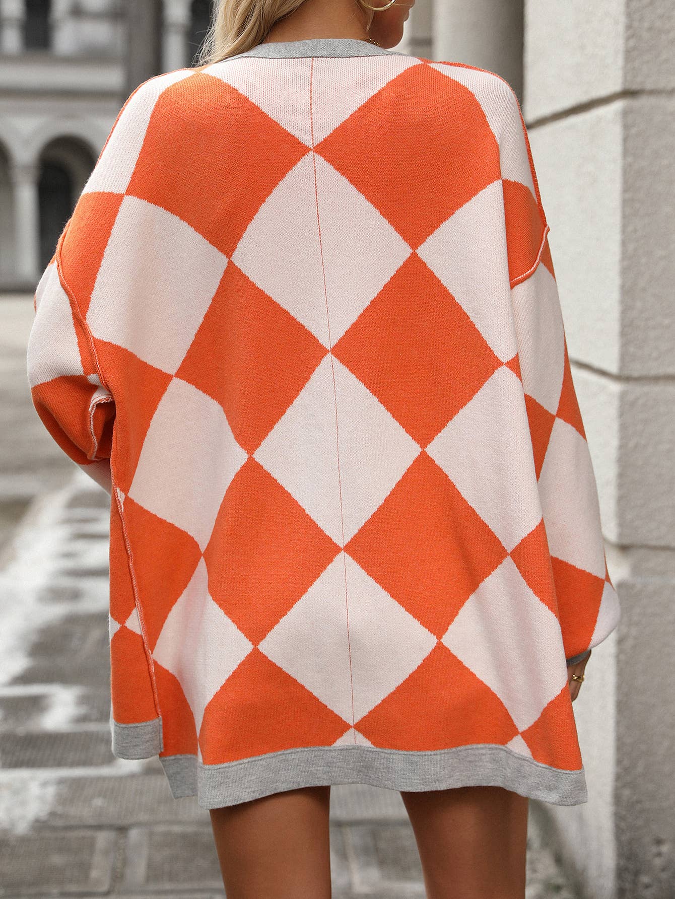 V-neck diamond check patchwork color cardigan