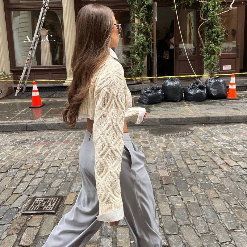 WEAR TWIST KNIT CREW NECK PULLOVER SHORT SWEATER