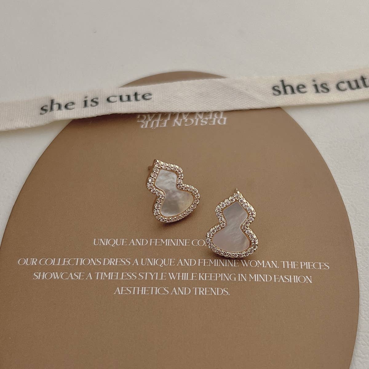 HIGH GRADE GOURD SHELL EARRINGS AND EARRINGS