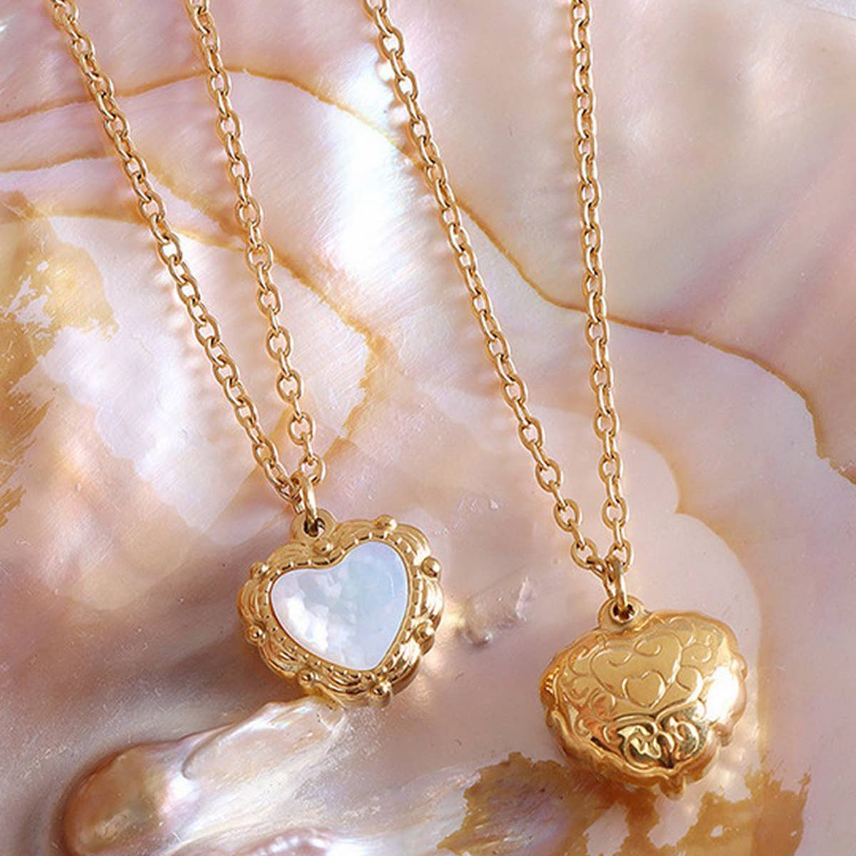 HEART SHAPED SEASHELL GOLD PLATED NECKLACE