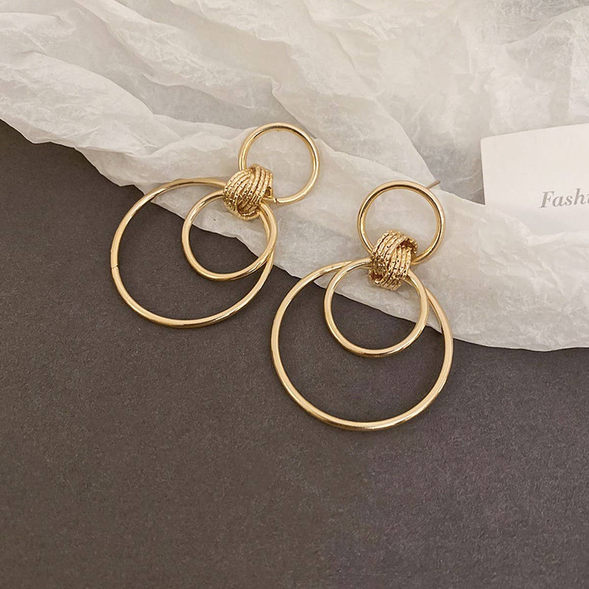 MINIMALIST GLOSSY CIRCULAR COMMUTING EARRINGS