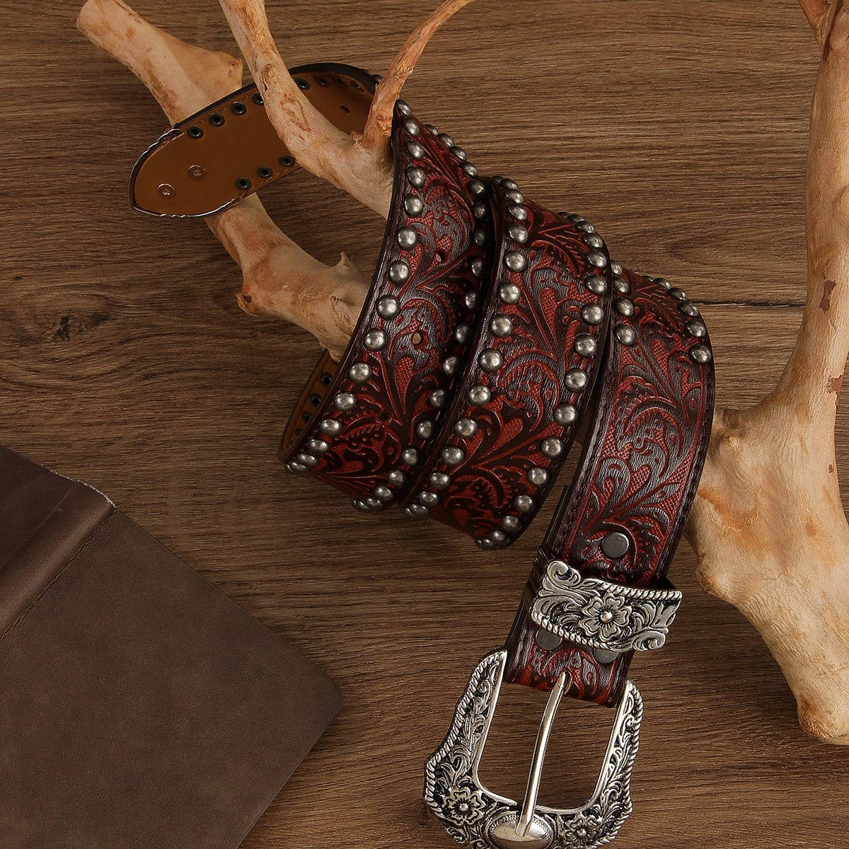 VINTAGE DISTRESSED RIVET EMBOSSED BELT