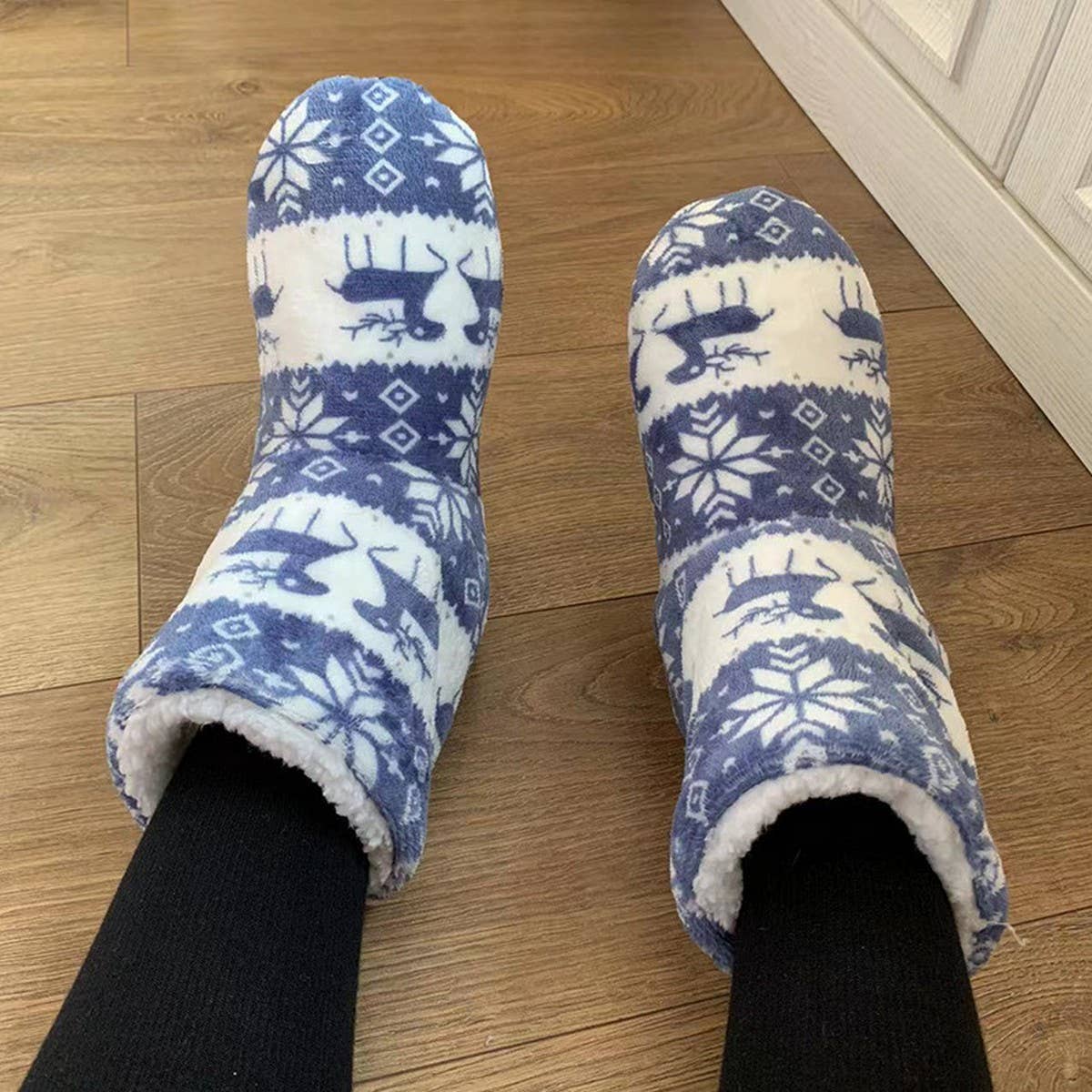 WINTER CHRISTMAS SERIES SOFT SOCKS SLIPPERS