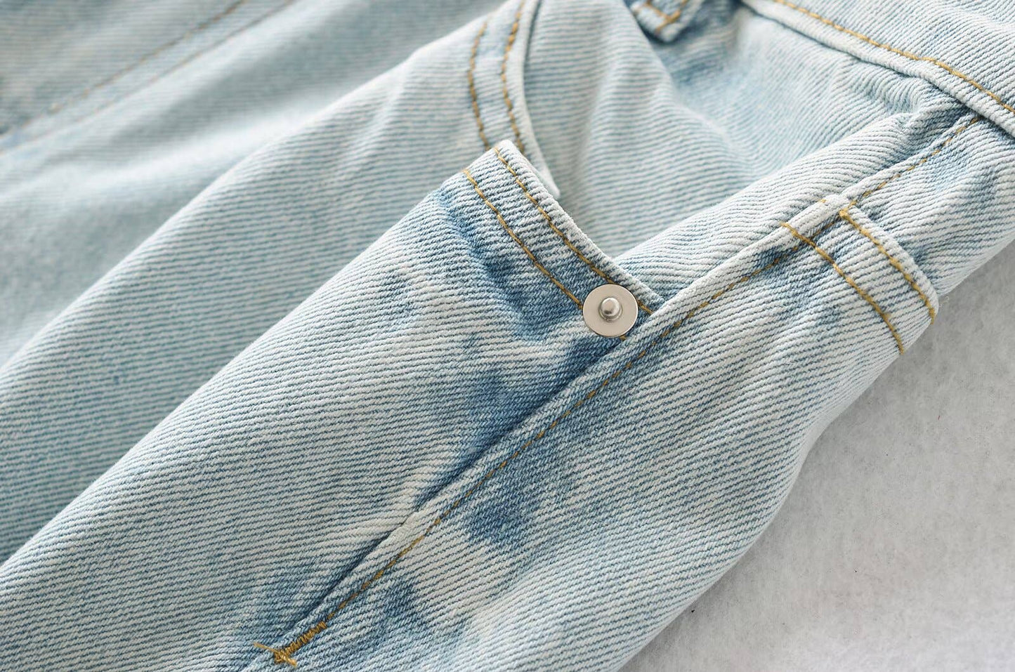 Tide wash polish white pleated micro-cone jeans