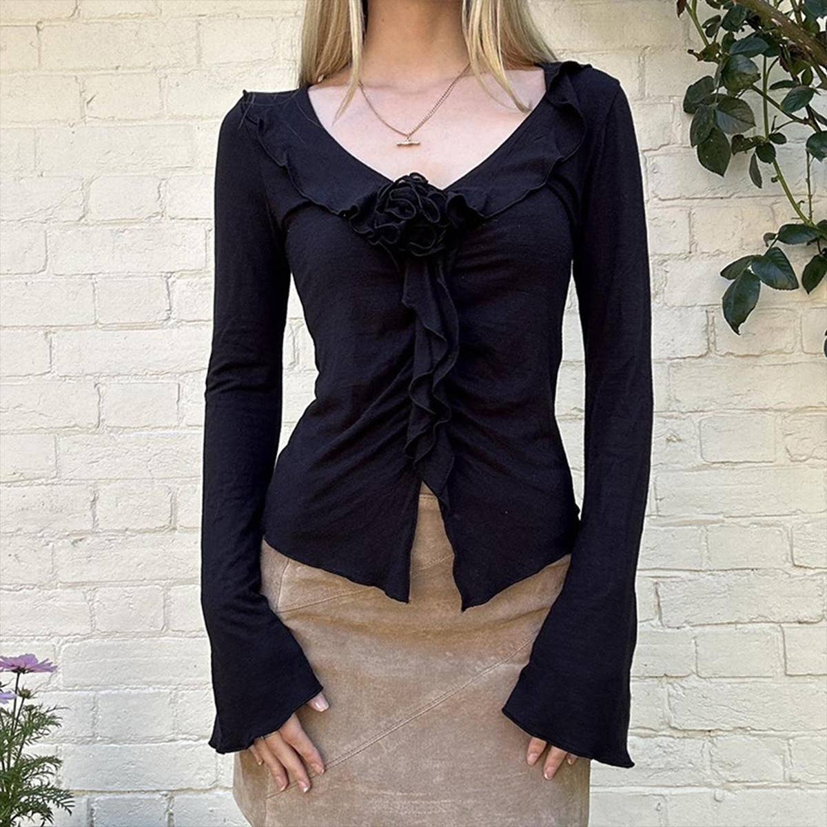 THREE-DIMENSIONAL ROSE FLARED SLEEVE T-SHIRT