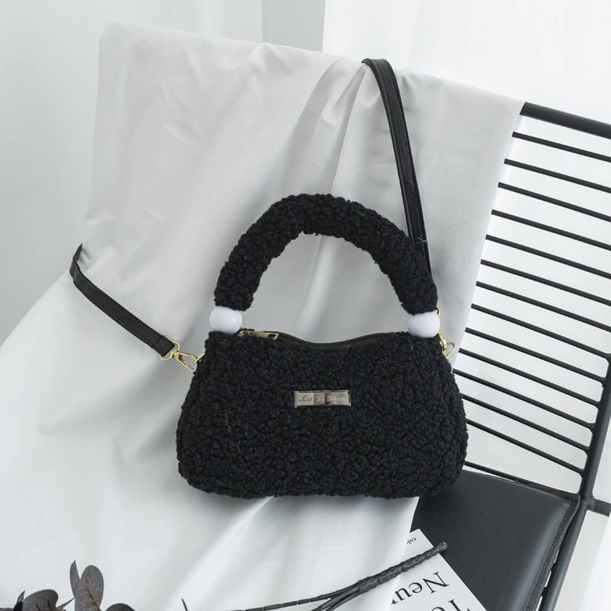 WINTER FASHION ONE-SHOULDER CROSSBODY PLUSH BAG_CWAB3934
