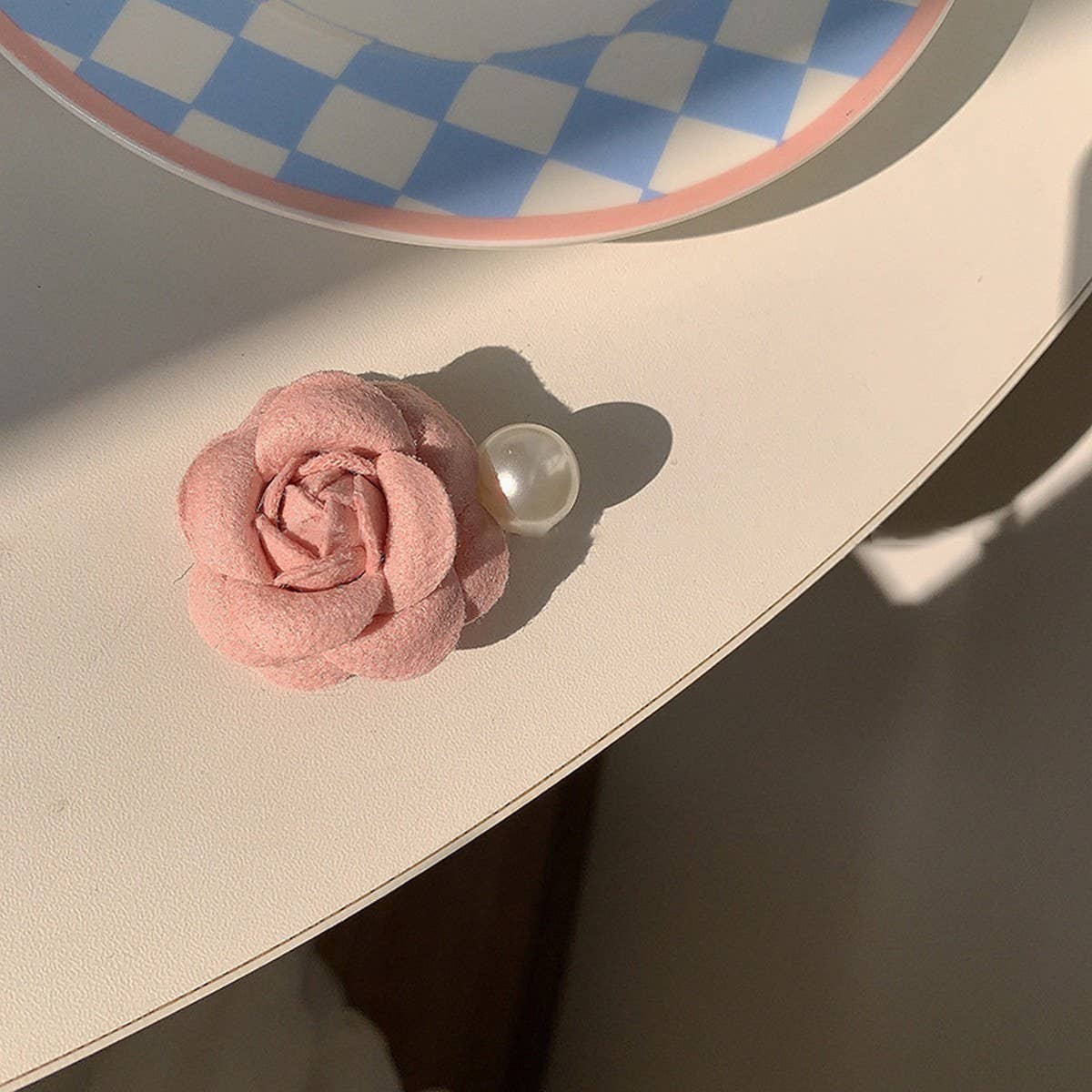 PEARL THREE-DIMENSIONAL CAMELLIA HAIR CLIP_CWAHA0947