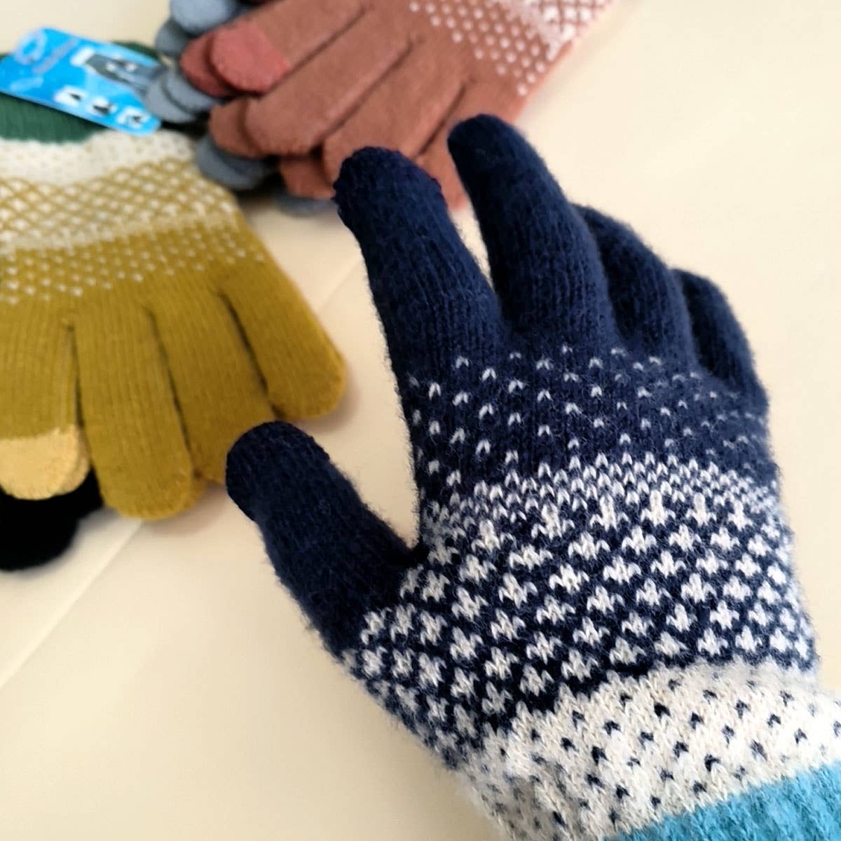 Wholesale Knit Touchscreen Gloves, Warm & Unisex_CWAG0023