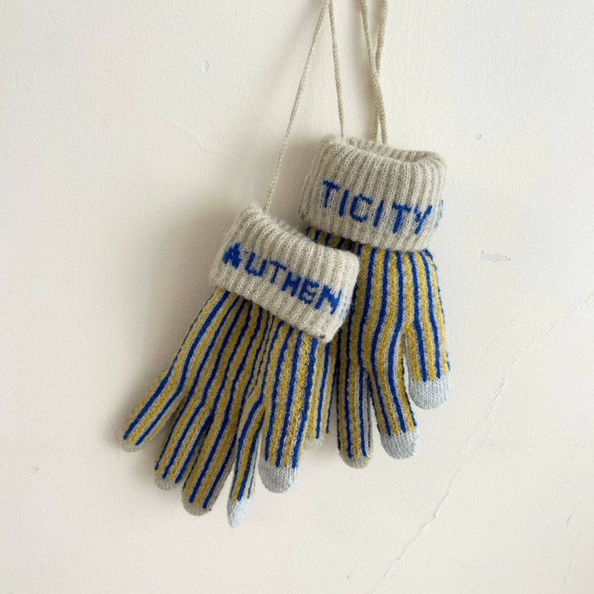 WOOLEN STRIPED TOUCH SCREEN WARM HALTER GLOVES_CWAG0188