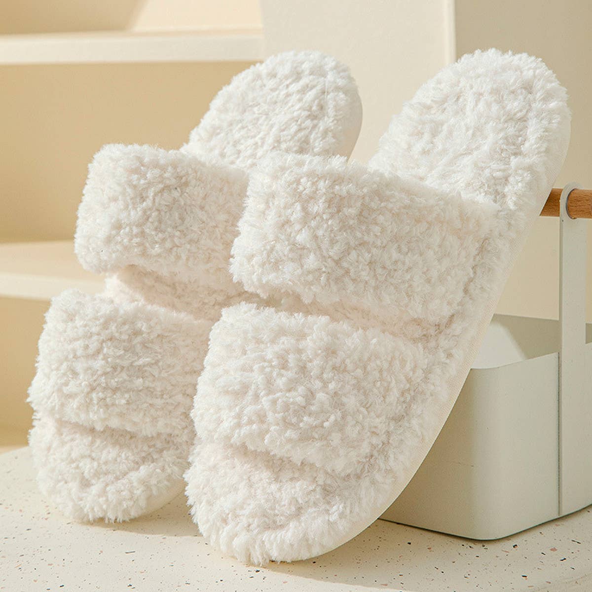 HOME CURLY INDOOR OPEN FUR SLIPPERS