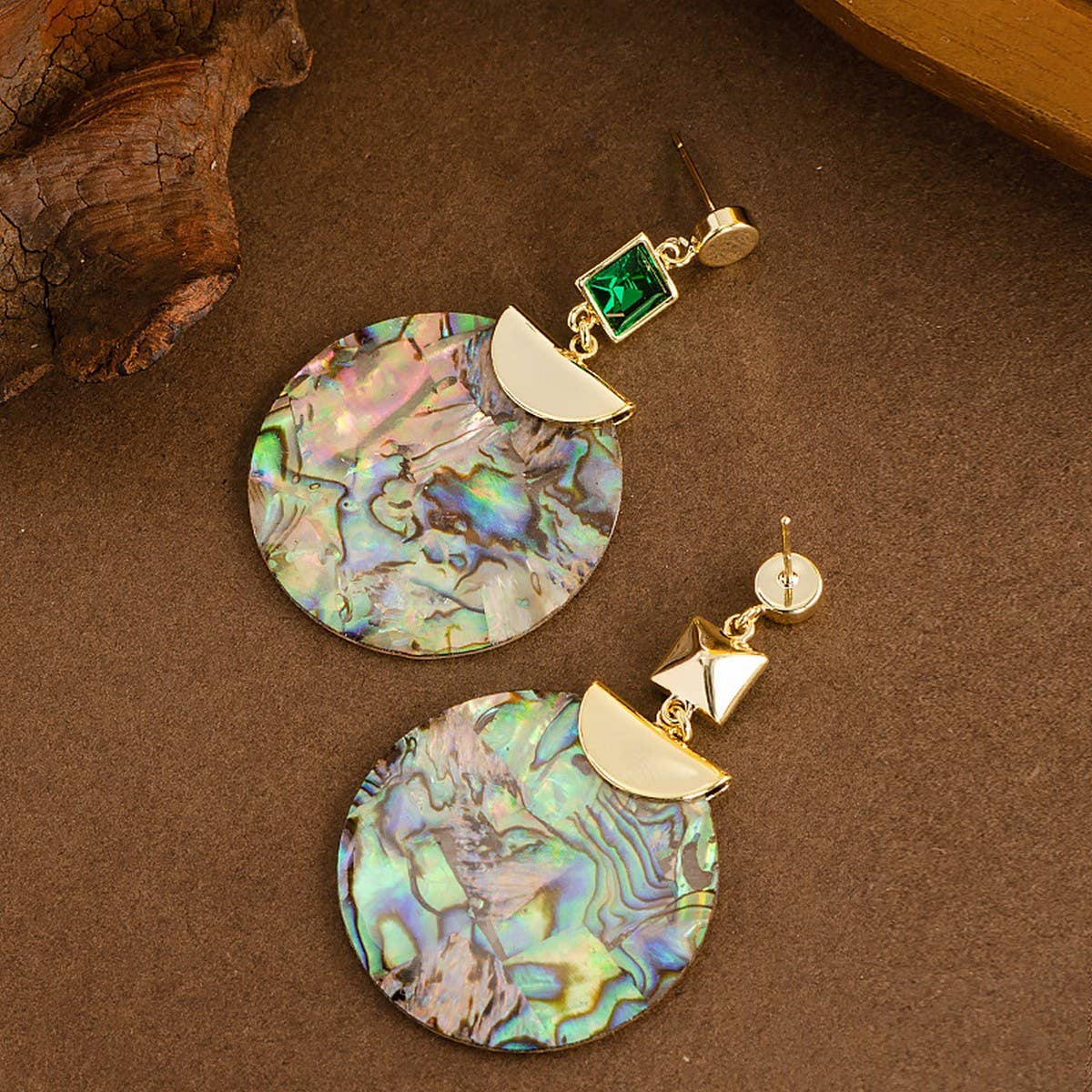 ABALONE TASSEL EARRINGS WITH ZIRCON_CWMM4304