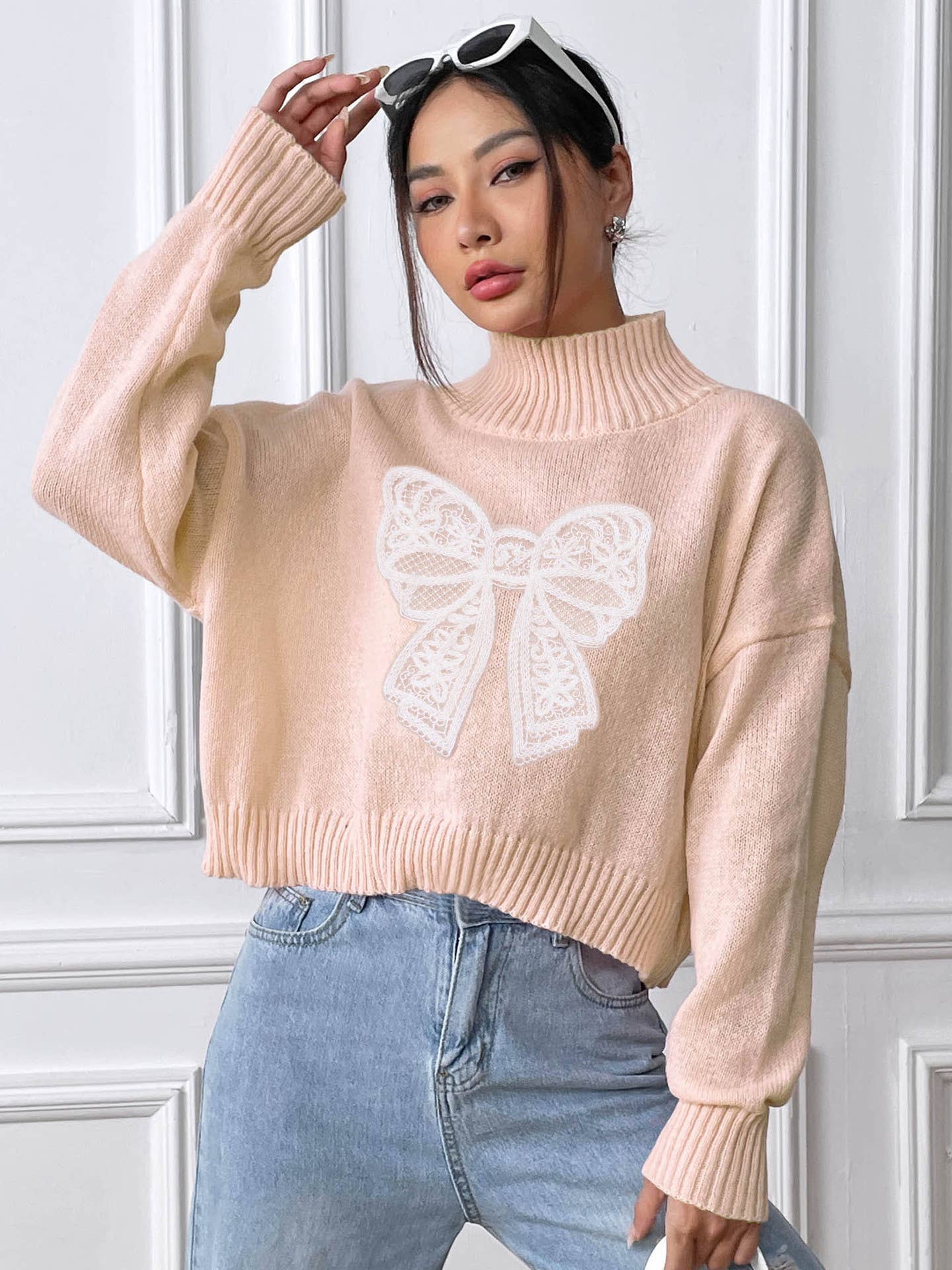 EMBROIDERED BOW PATCHWORK TURTLENECK SWEATER