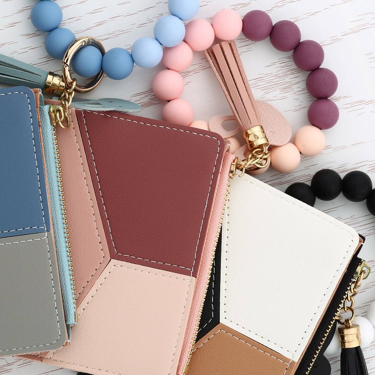 Mini Card Wallet with Beaded Bracelet Keychain_CWAB4947