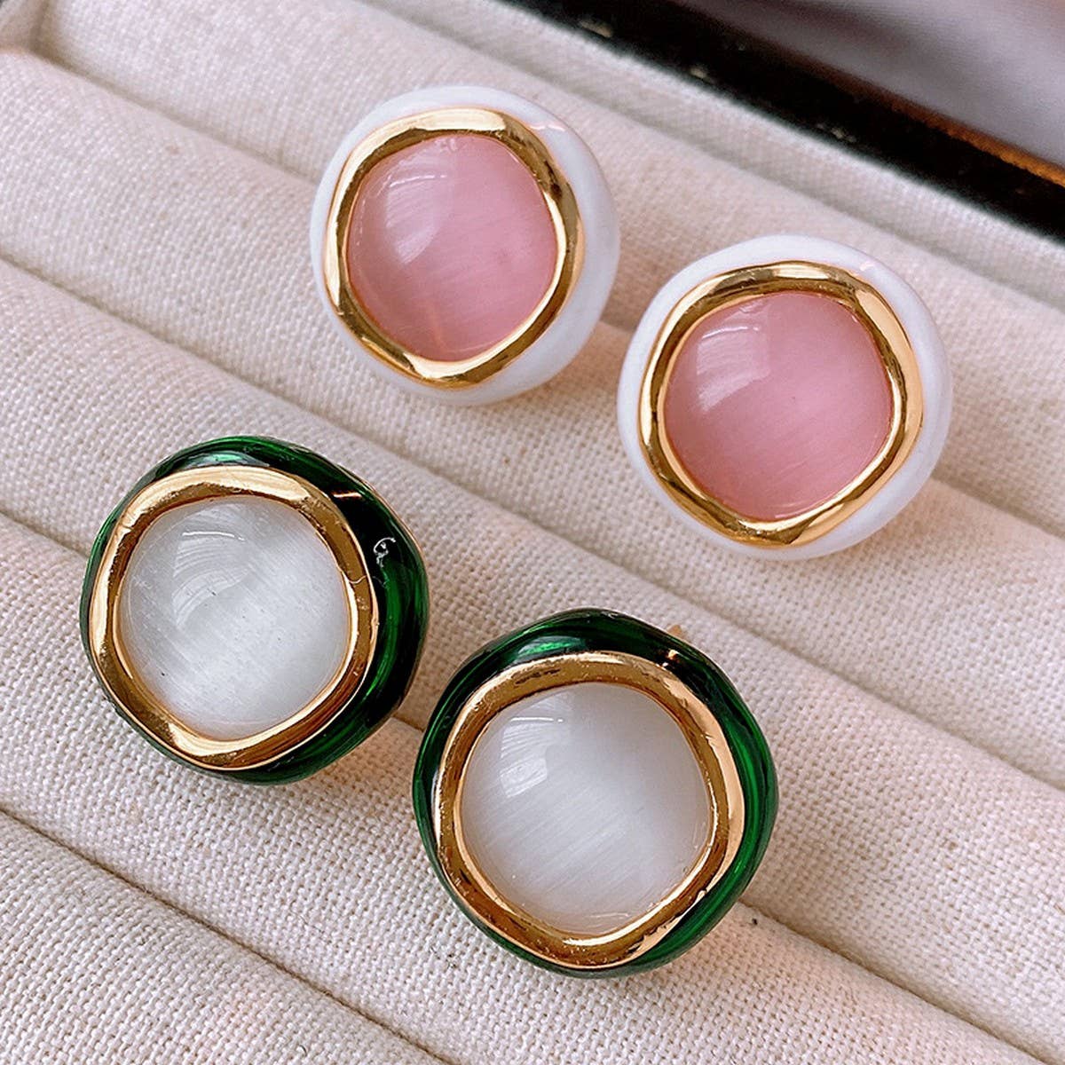 ROUND NICHE TEMPERAMENT EARRINGS