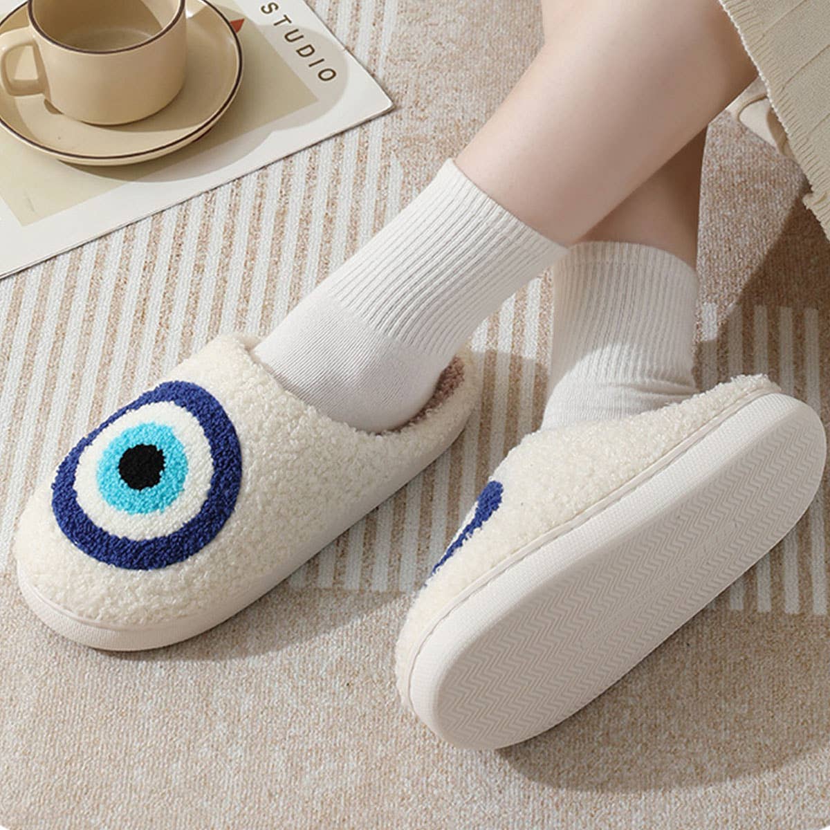 Cute Blue Eye Indoor Slippers For Fall/Winter