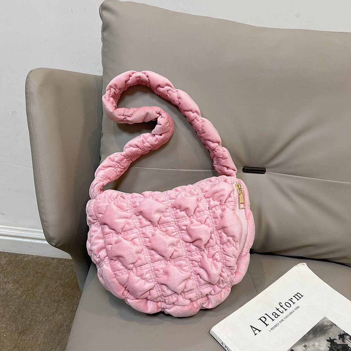 Velvet Fuzzy Puffy Cloud Shoulder Bag_CUAB00482