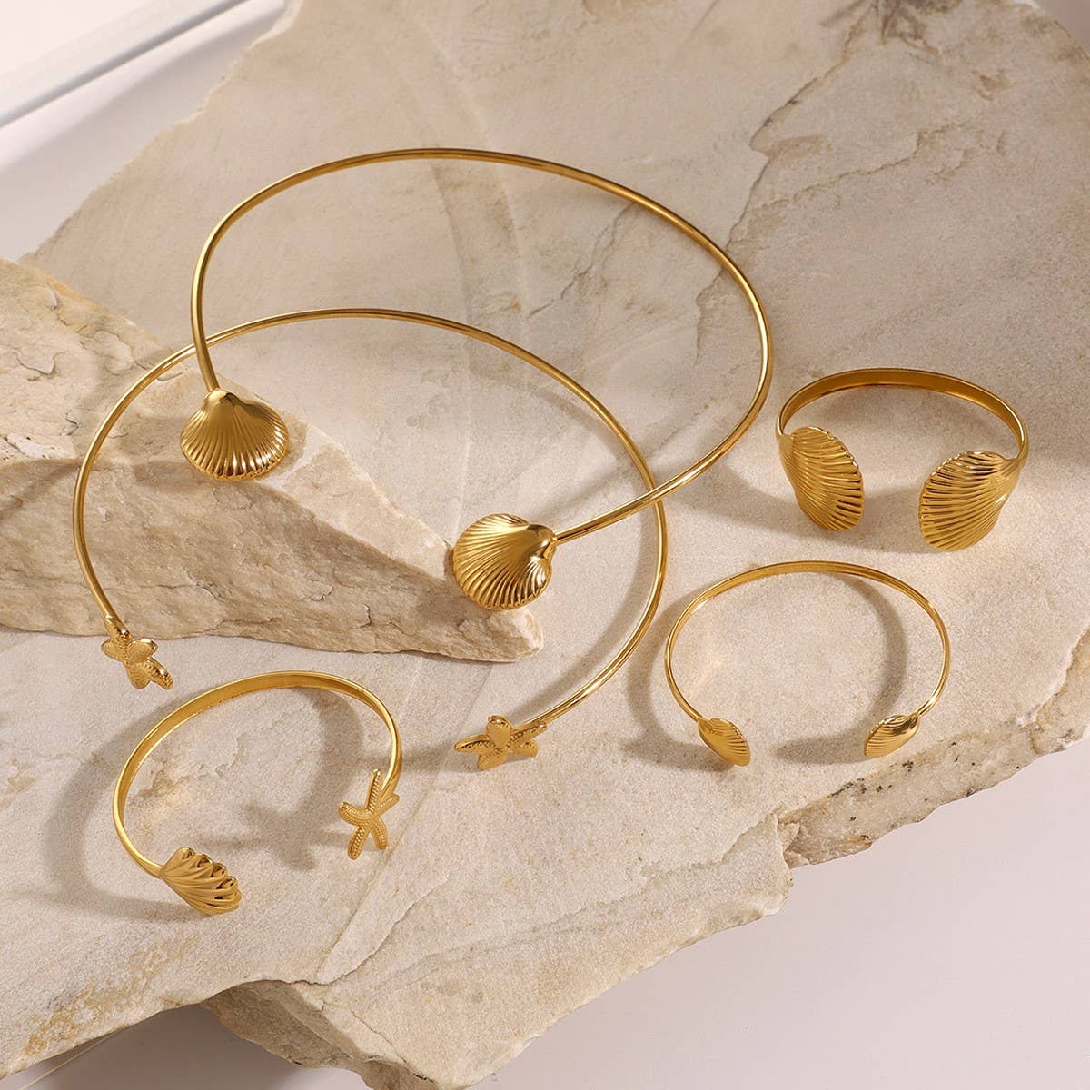 18K Gold Seashell Open Cuff, Vintage Style_CWAJE4664