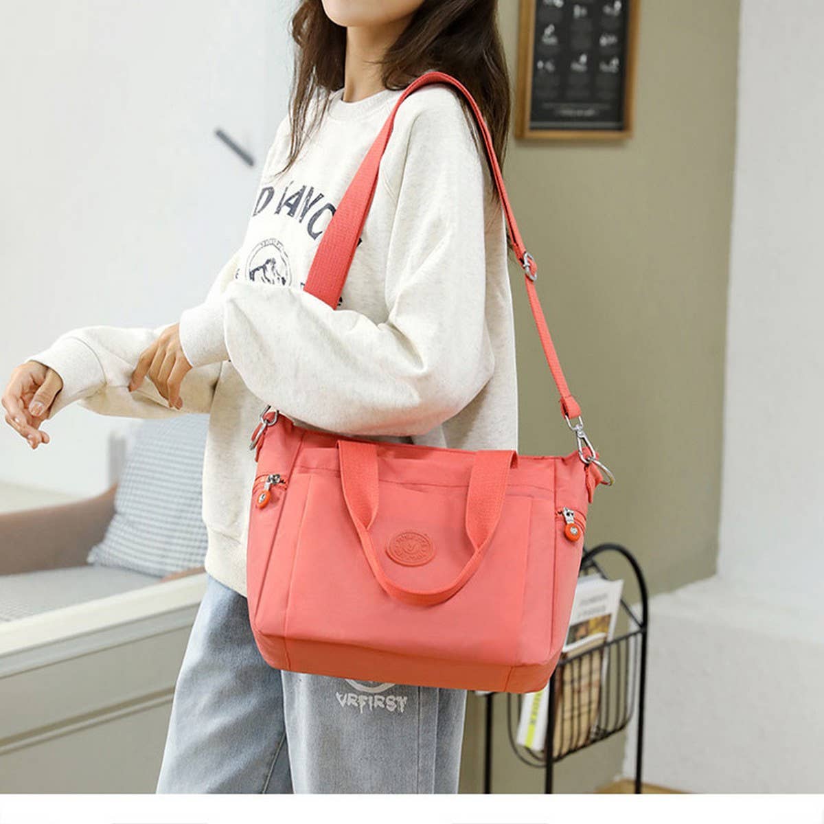 LARGE CAPACITY OUTDOOR SHOULDER MESSENGER BAG_CWAB3519