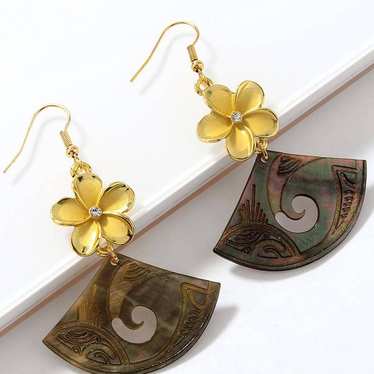 WOMEN'S PLUMERIA LONG FAN-SHAPED EARRINGS