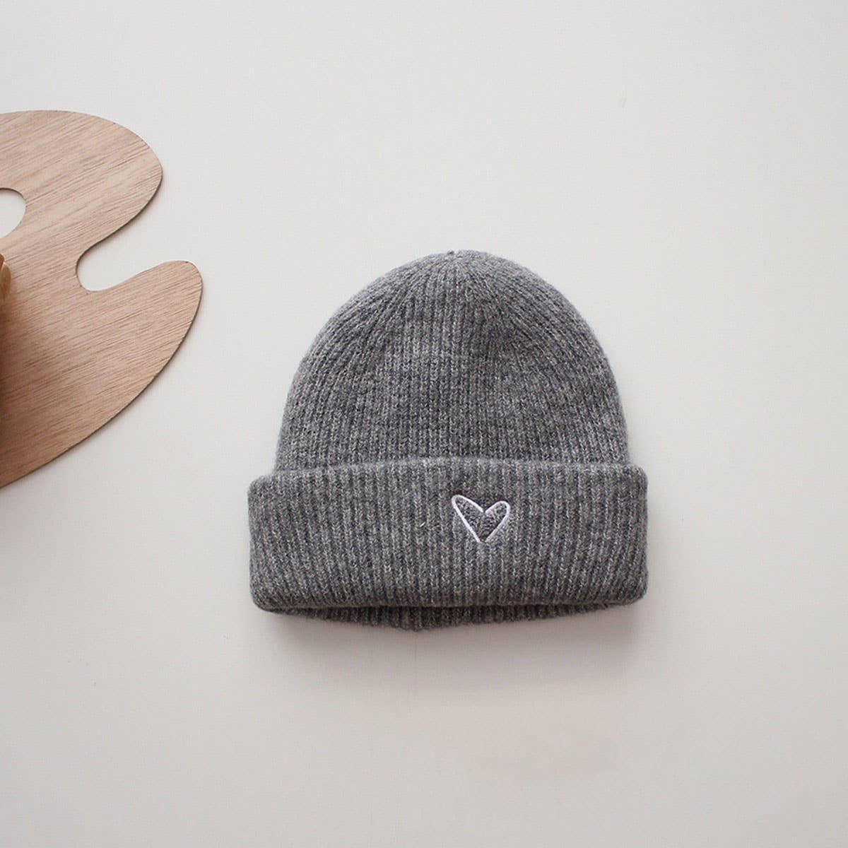 CHILDREN'S STYLISH EMBROIDERED HEART KNITTED HAT_CWAH2934